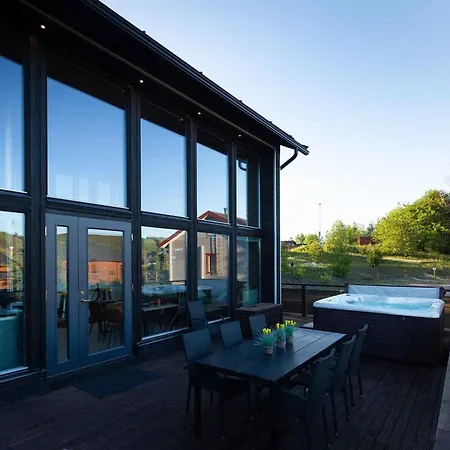 Villa Halla 1&2 - 16 Hloe, Molemmat Puolet, Both Sides, Himosykkoesen Alue Jämsä